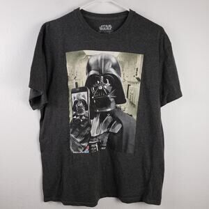 Star Wars Men's‎ L Darth Vader Cellphone Selfie Graphic Tee Shirt Charcoal Gray